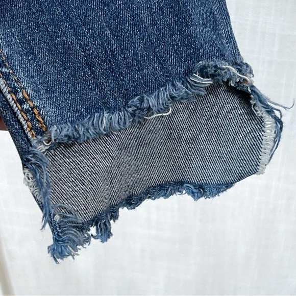 Maurice’s High Rise Button Fly Cropped Ankle Raw Hem Distressed Jeans Sz 10 - Picture 9 of 16